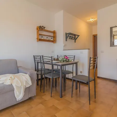 Angolo Con Vista 瓦伦纳